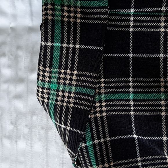 Green, Black, & Creamy Tan Plaid Blazer - Picture 4 of 7